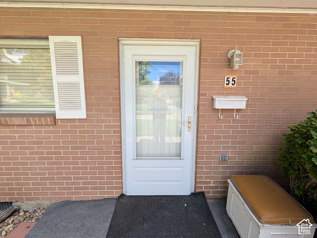 2203 E CARRIAGE S LN photo 3