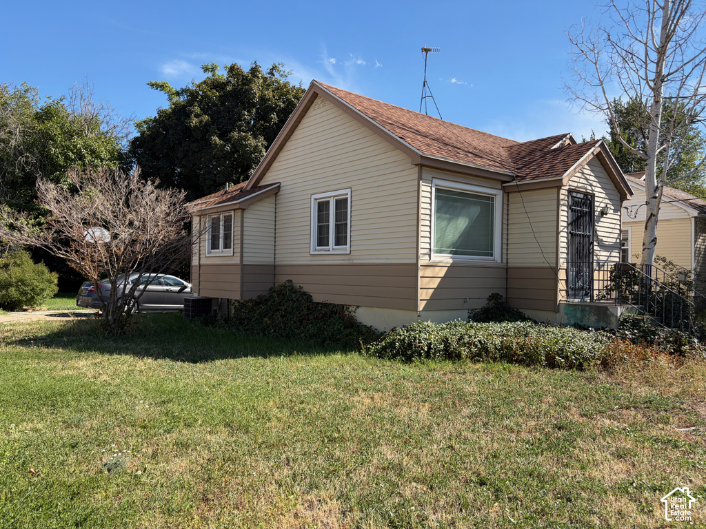 954 LIBERTY AVE photo 2