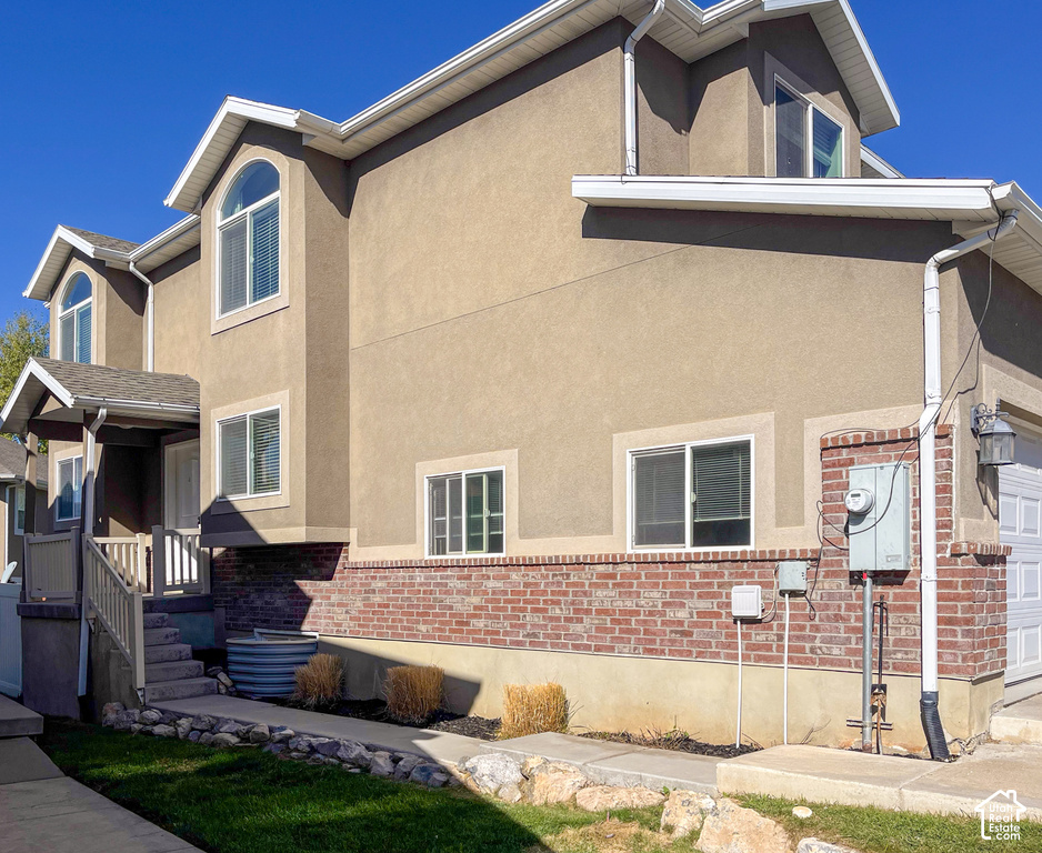 838 N SAPPHIRE ST photo 2