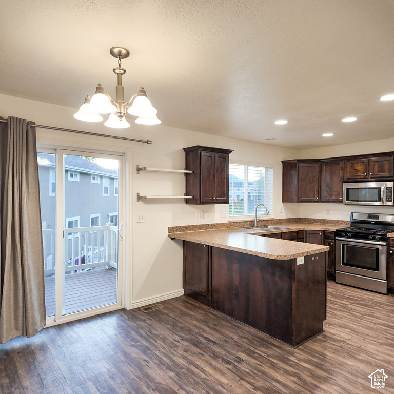 838 N SAPPHIRE ST photo 3
