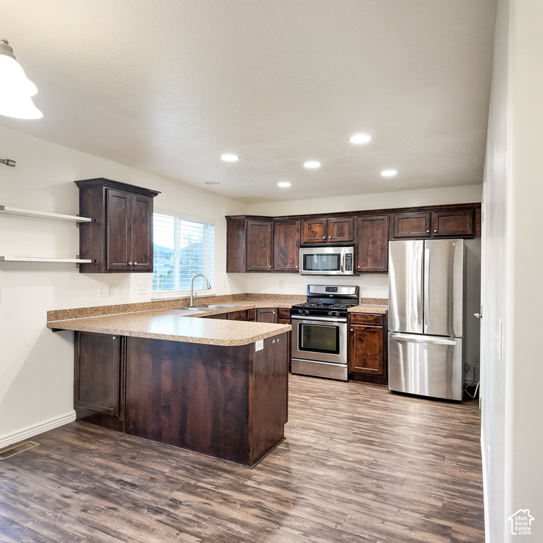 838 N SAPPHIRE ST photo 4
