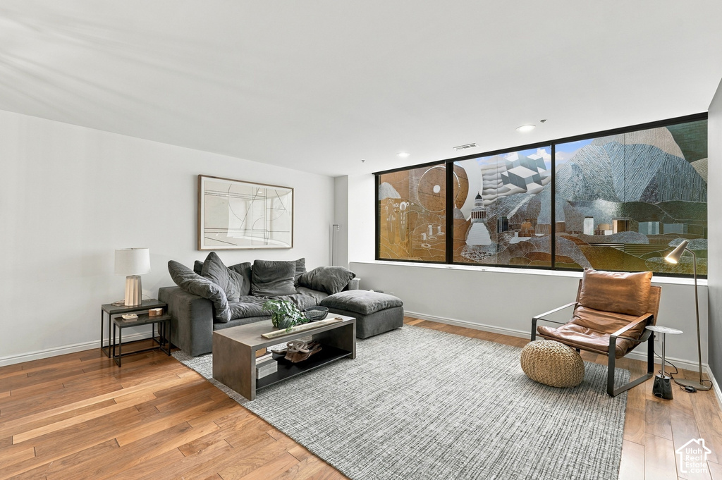 48 W BROADWAY photo 4