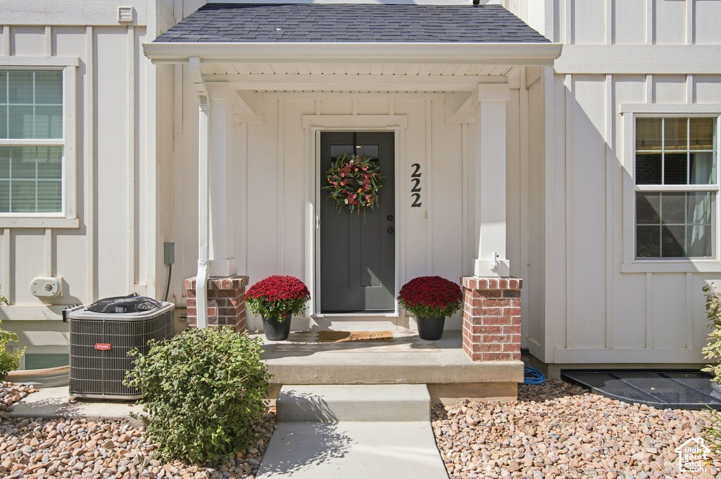 222 N GORDON LN photo 3