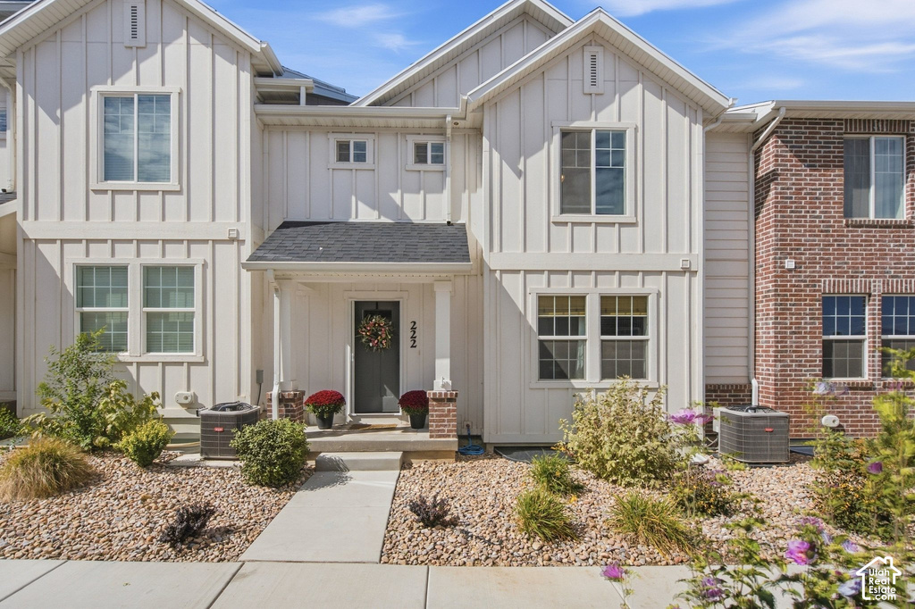 222 N GORDON LN photo 2