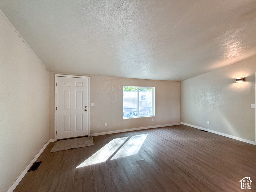 1265 N CARBONVILLE RD photo 4