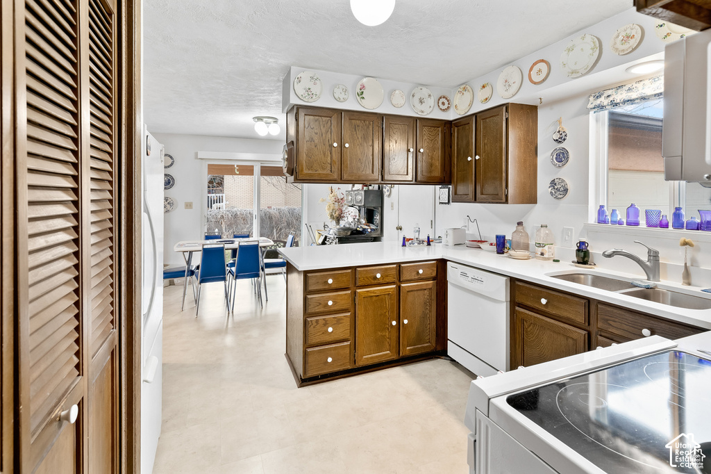 669 W OGDEN DR photo 4