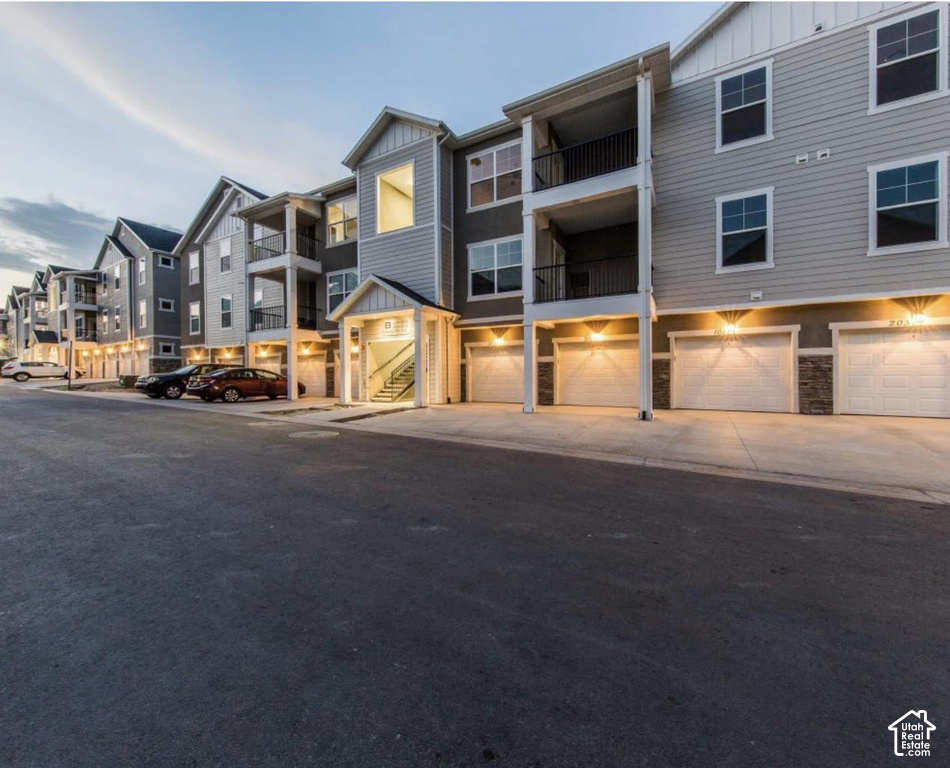 4217 W JARVIS LN photo 2