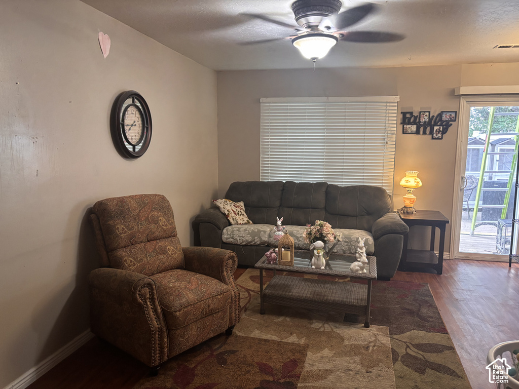 876 E QUINN S CT photo 4