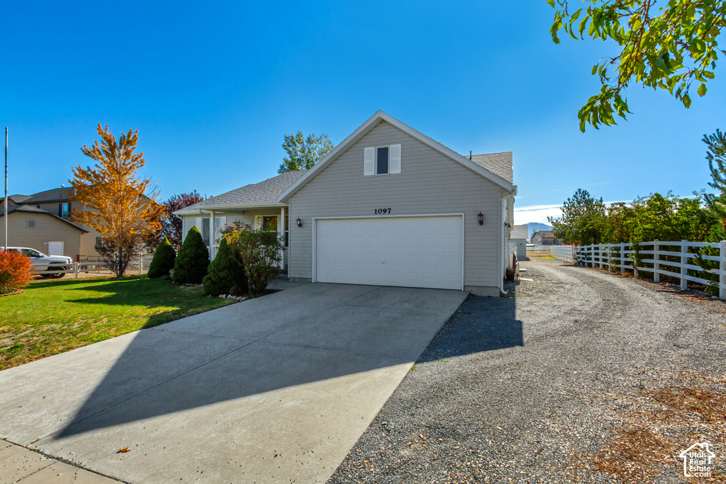 1097 LEGRAND DR photo 2