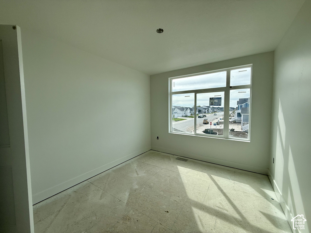 2730 W ALEUTIAN DR photo 5