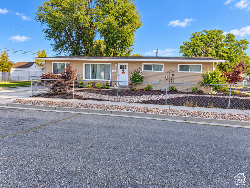 1558 N 400 W photo 2