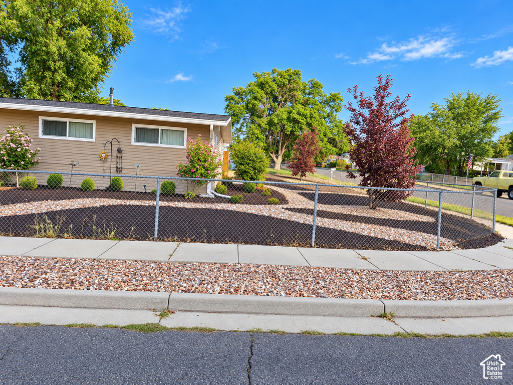 1558 N 400 W photo 5