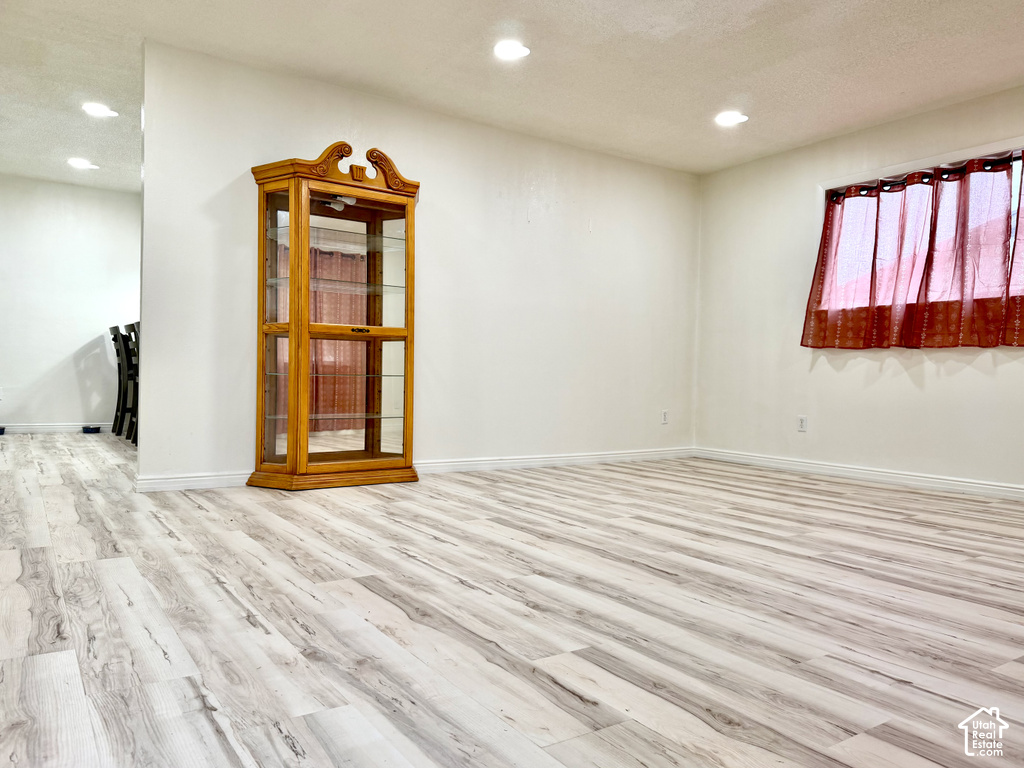 470 N 400 E photo 2