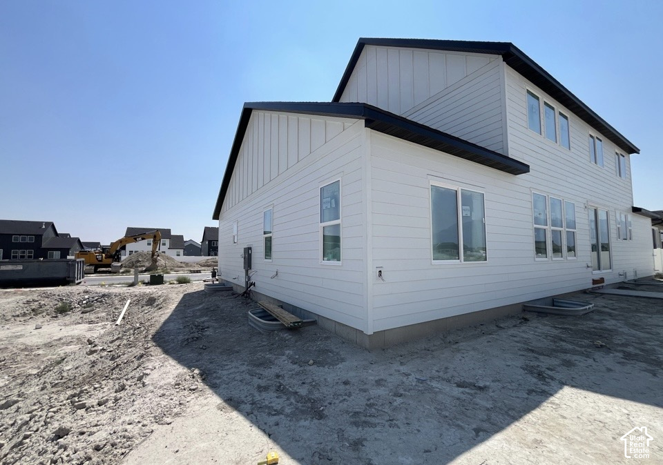 1047 E ANTELOPE DR photo 3
