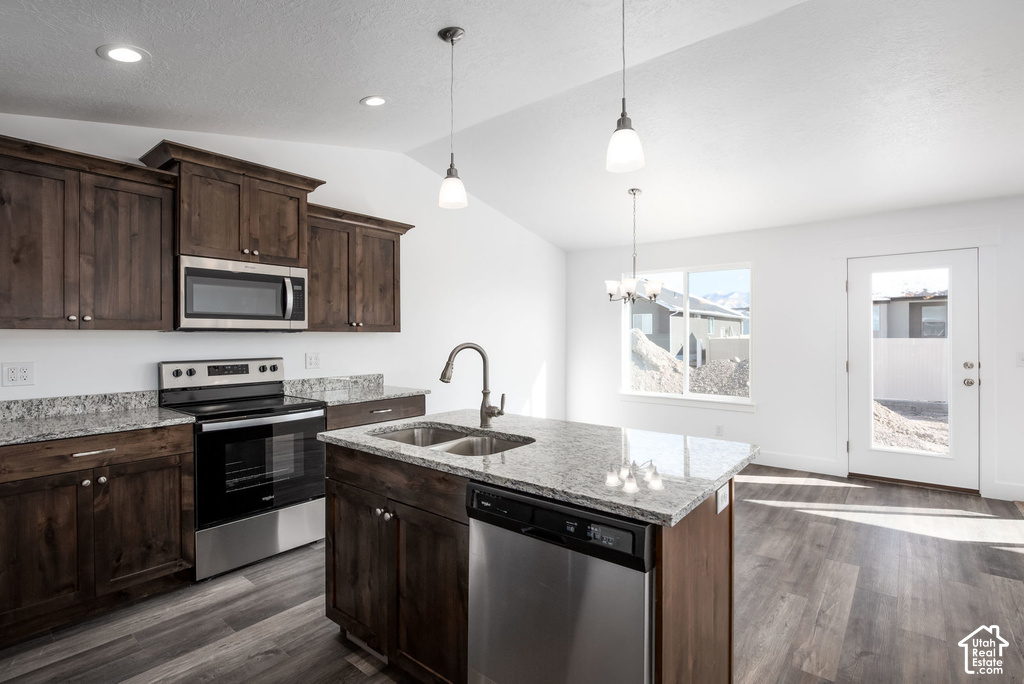 144 S FREEDOM WAY photo 5
