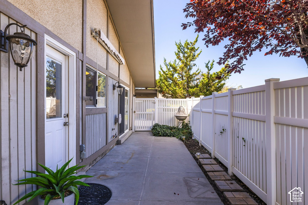 5764 S 1615 E photo 5