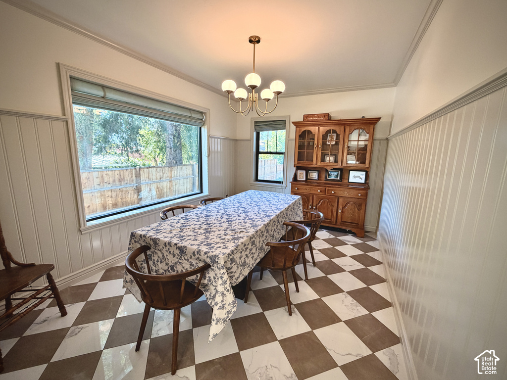 Dining room.