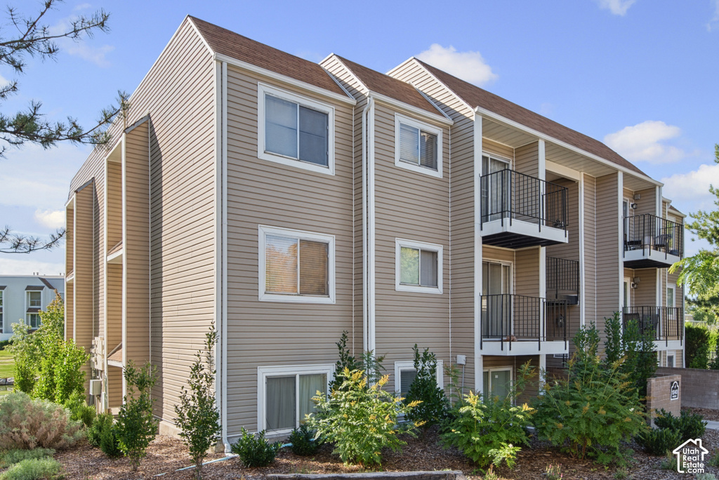 1040 E QUAIL PARK DR photo 4