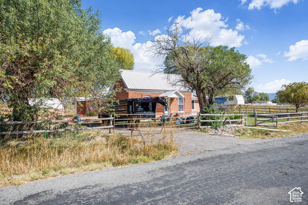 236 W MAIN ST photo 3
