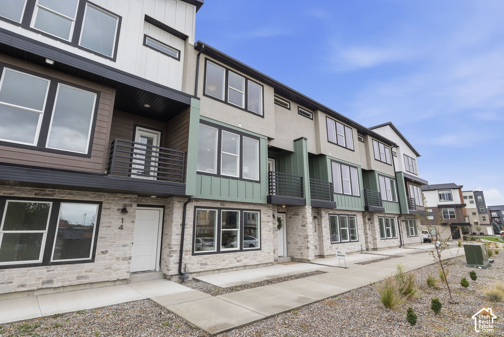 140 E CHAMBORD S CT photo 2
