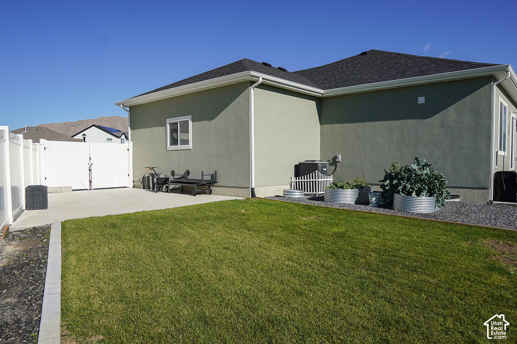 1686 E MEADOWLARK DR photo 5