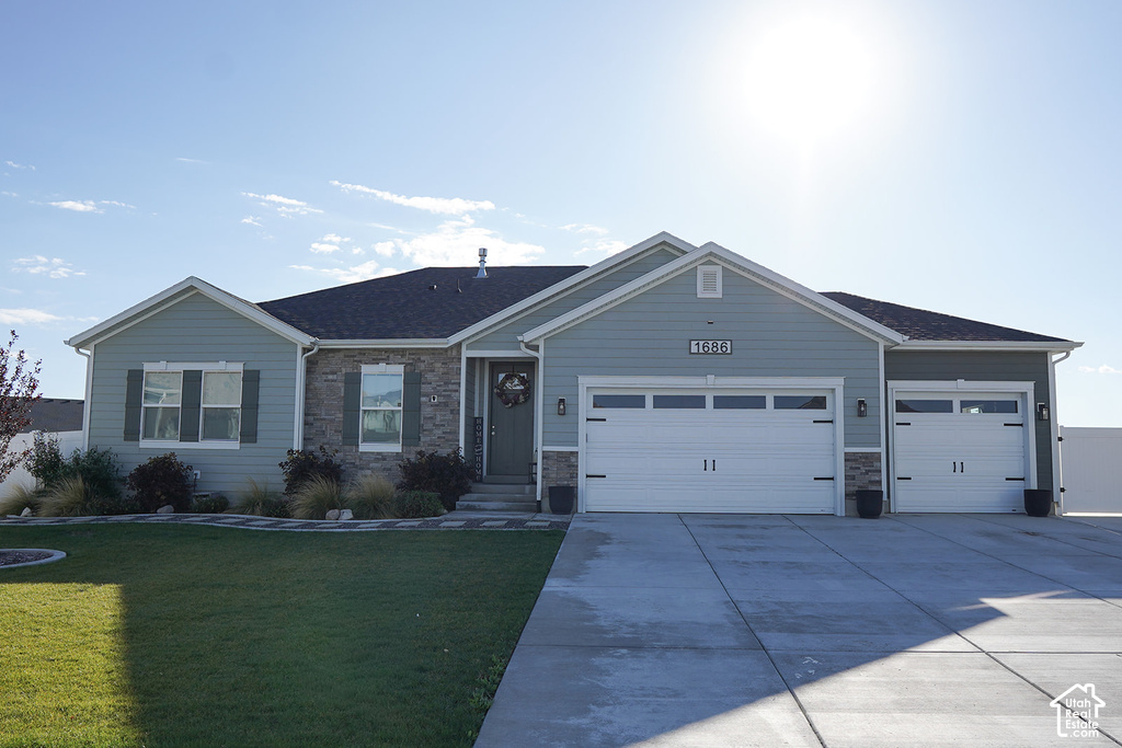 1686 E MEADOWLARK DR photo 2