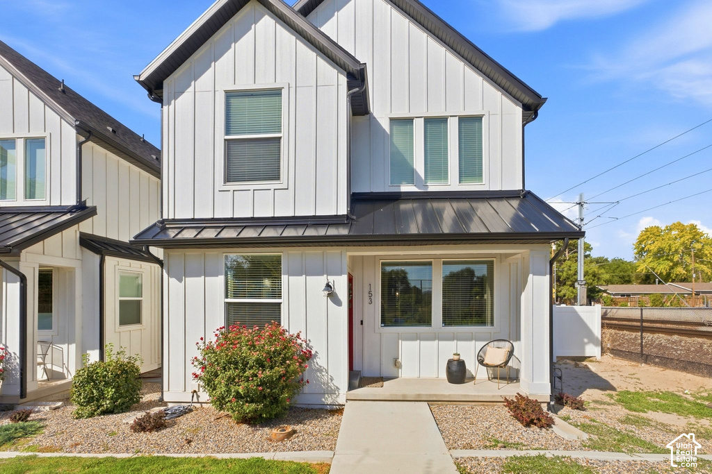 153 E ROCHEFORT S CT photo 2