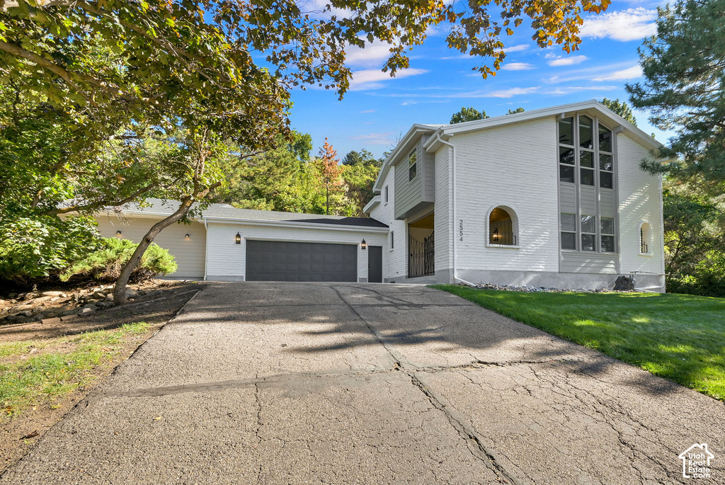 2554 E WOODLAND S DR photo 2