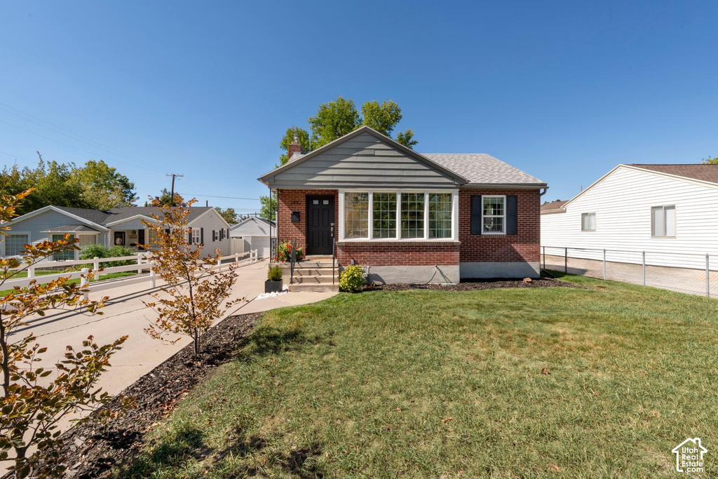 2882 S IMPERIAL E ST photo 2