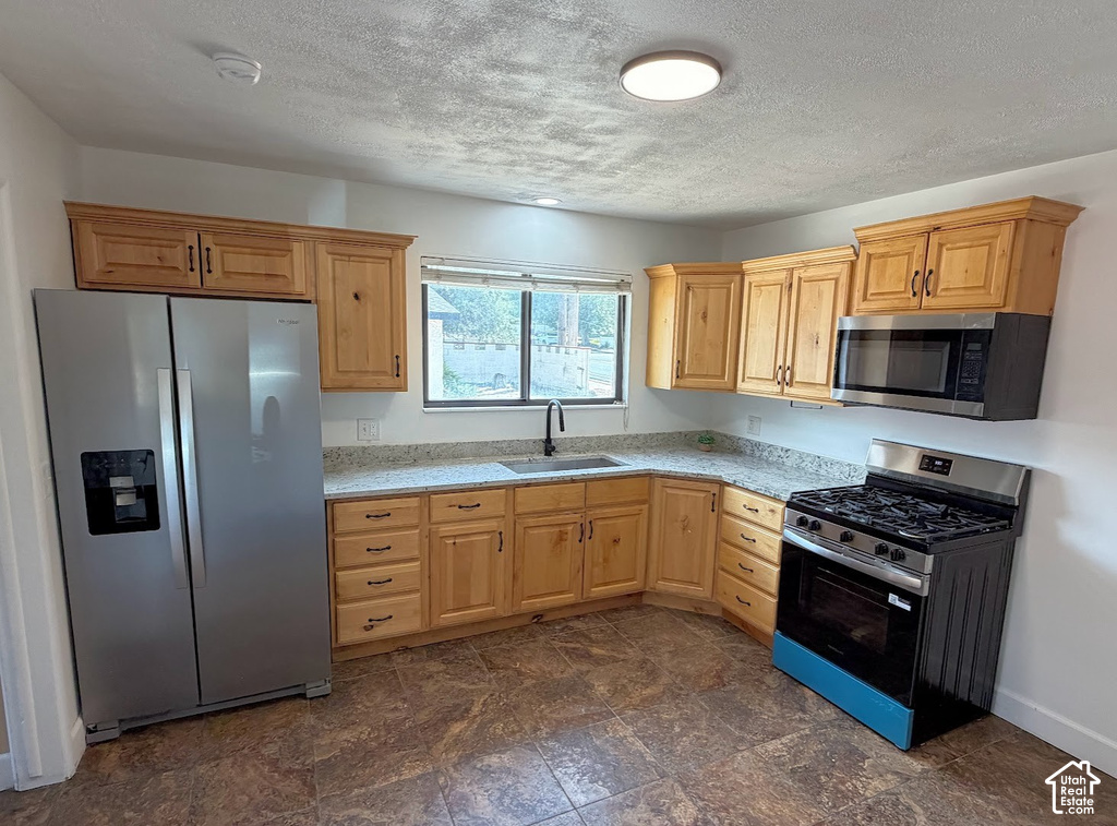 8395 W HERZOG AVE photo 4