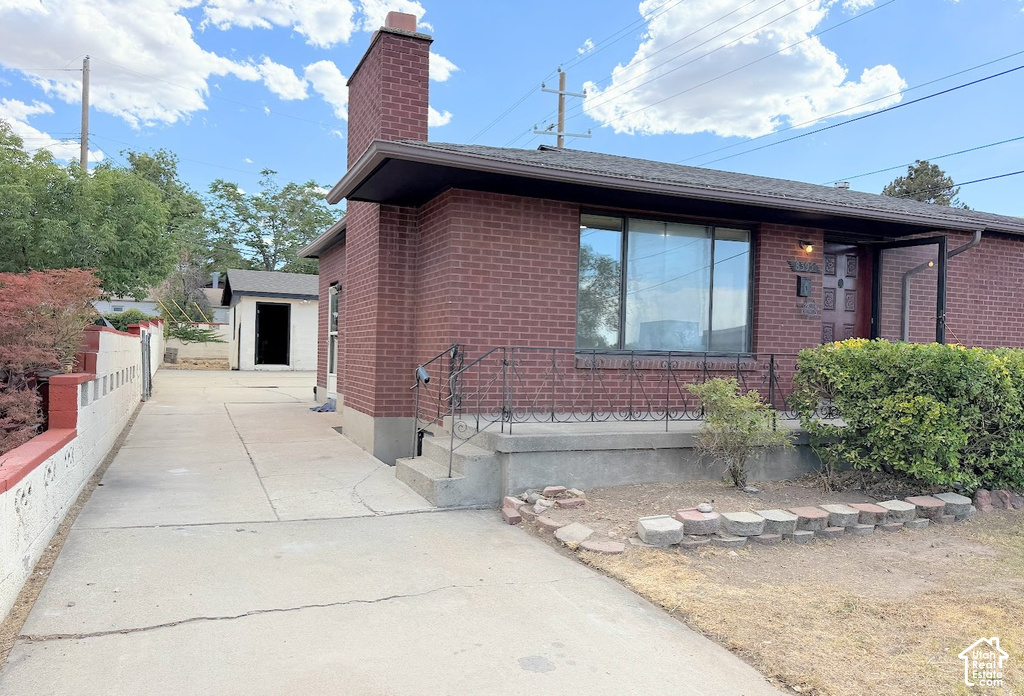 8395 W HERZOG AVE photo 3