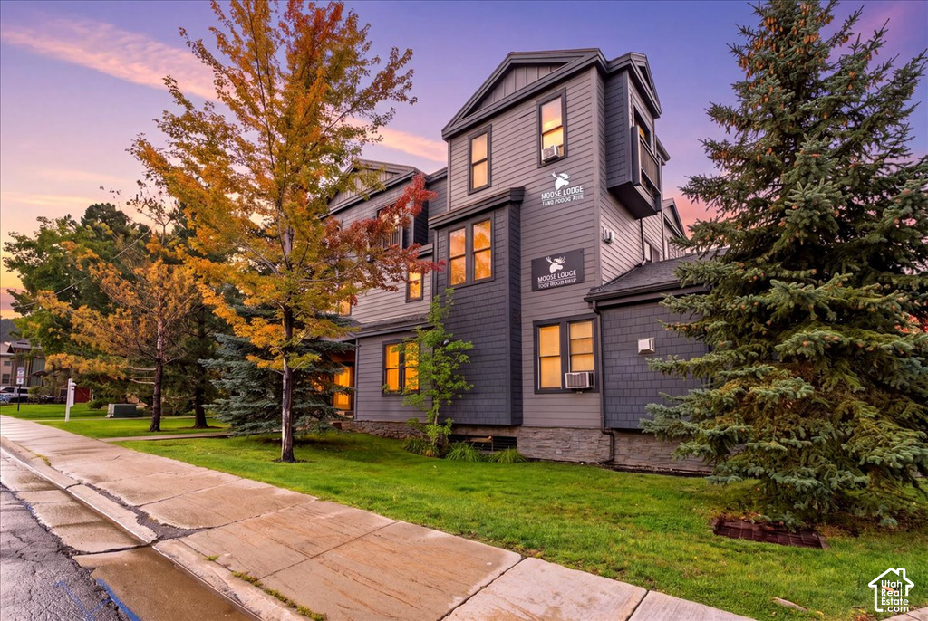1499 PARK AVE photo 2
