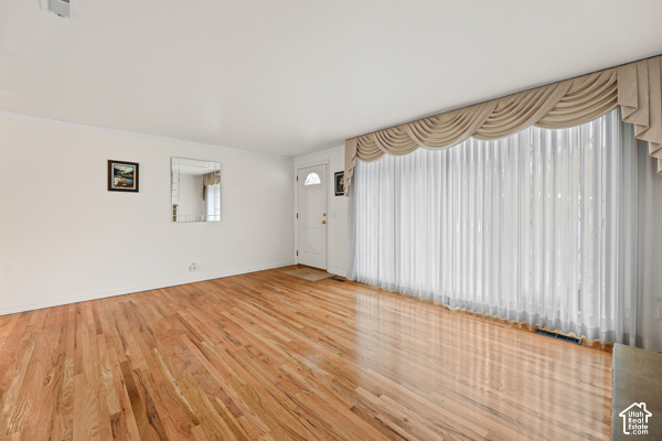 354 FAIRLANE DR photo 3