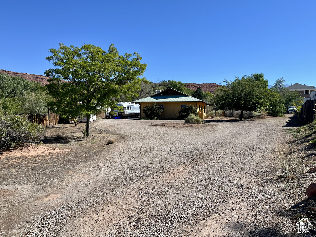 1587 HUNTCREEK DR photo 3