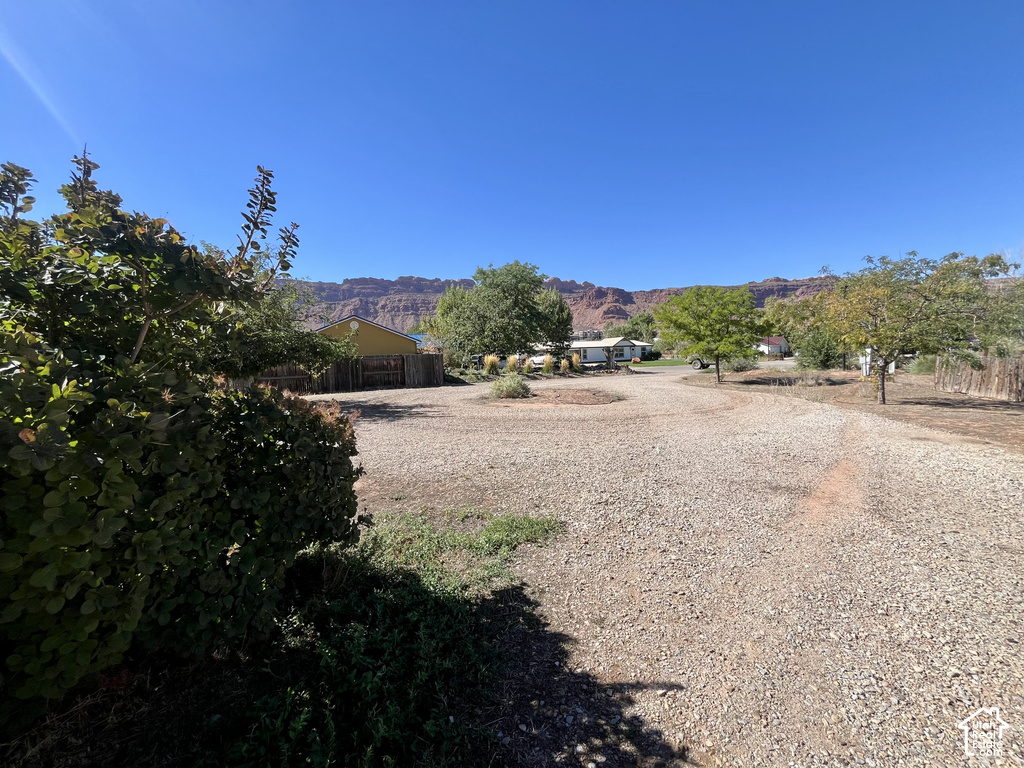 1587 HUNTCREEK DR photo 5