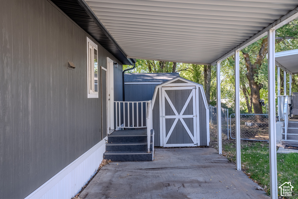 96 BARRINGTON WAY photo 3