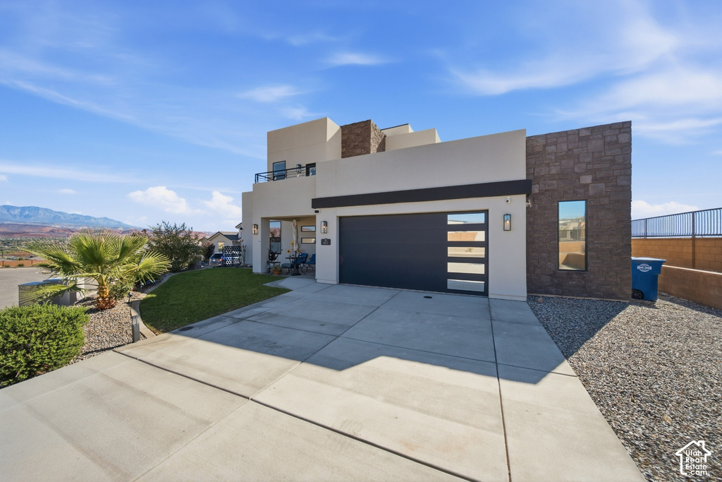 643 S LESINA DR photo 4