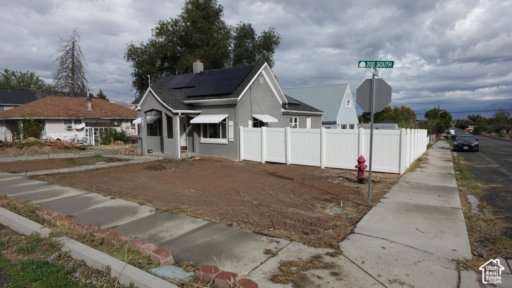 387 E 200 S photo 2