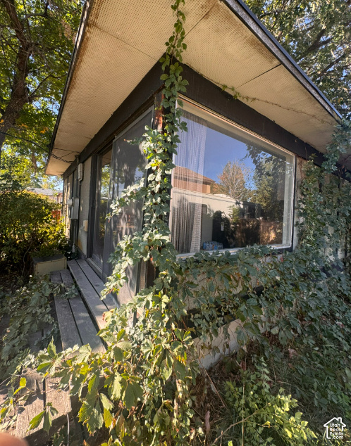 1434 N BARONESS PL photo 2