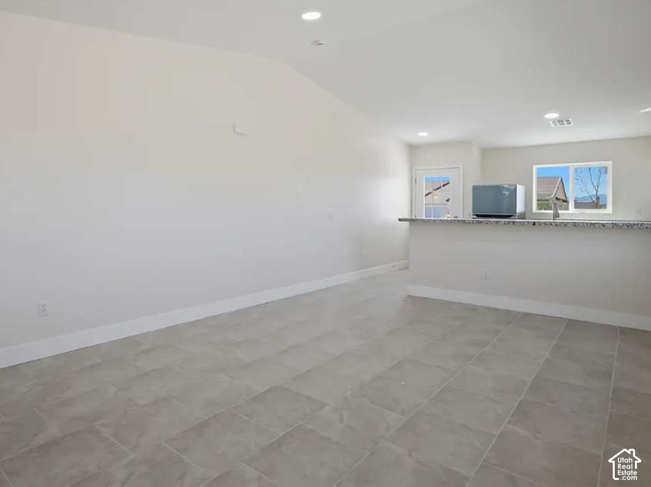427 N MEADOW LN photo 5