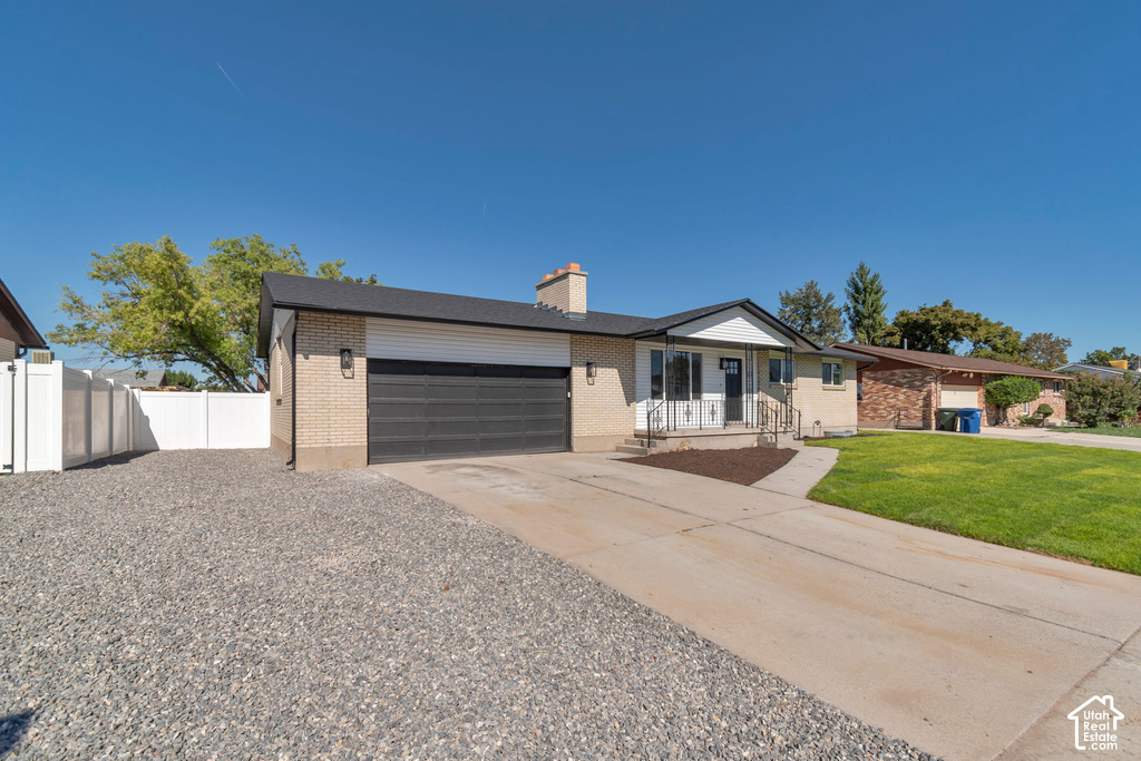 3514 W PAWNEE ST photo 2