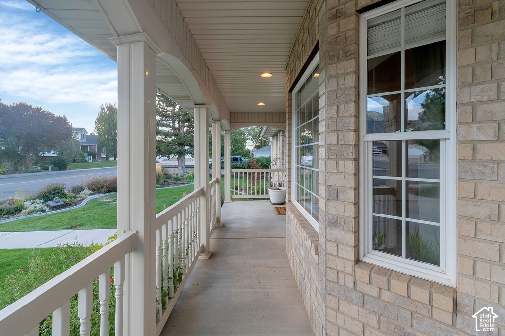 955 E 1050 S photo 4