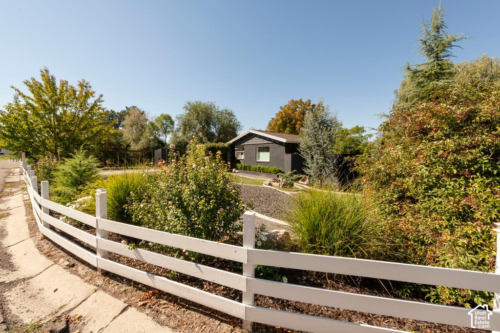 4058 S 1045 E photo 4