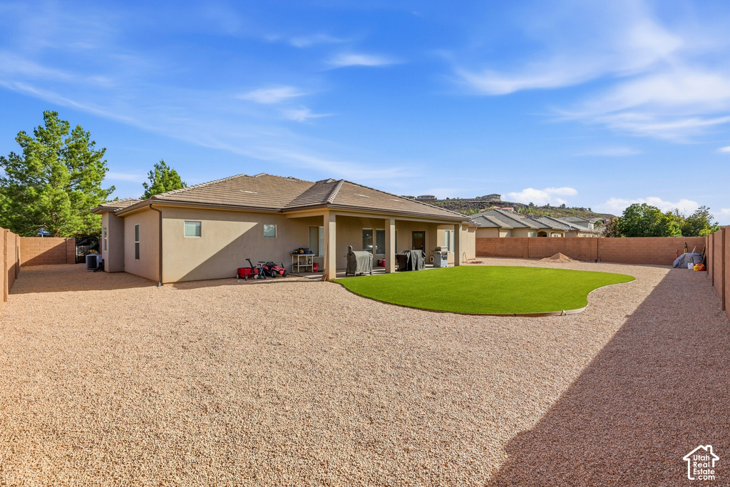 156 E HOLLY WAY photo 5
