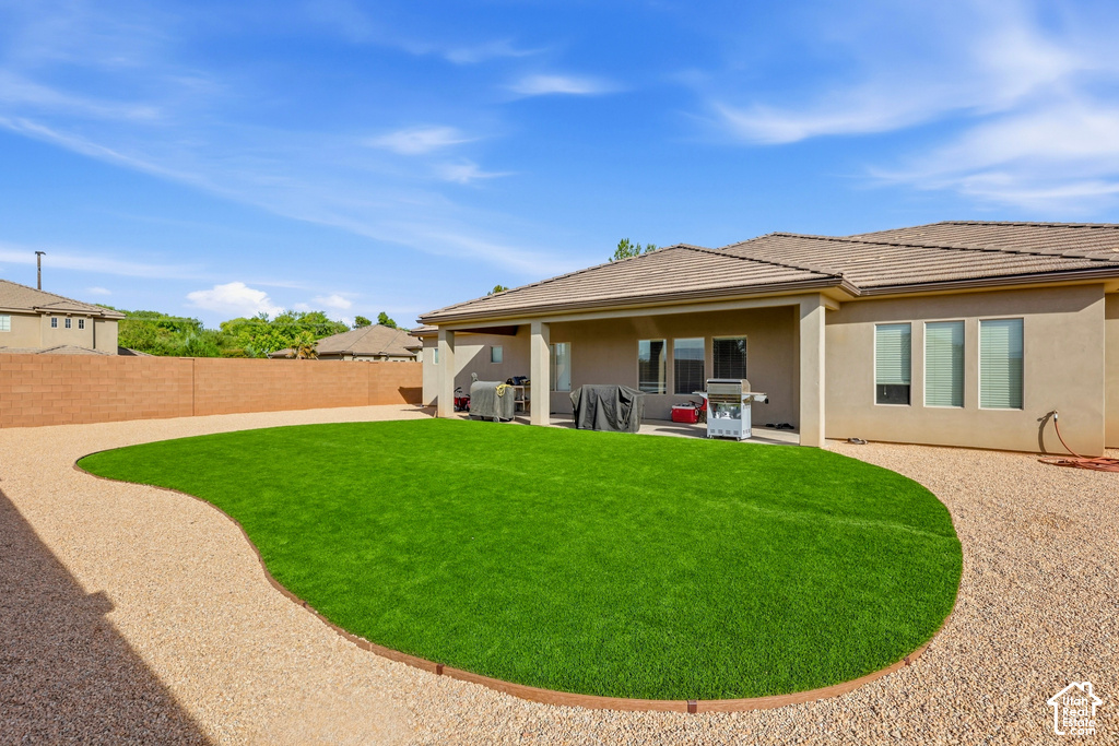 156 E HOLLY WAY photo 4