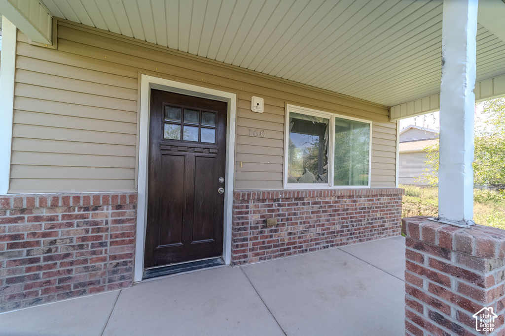 160 E 100 N photo 2