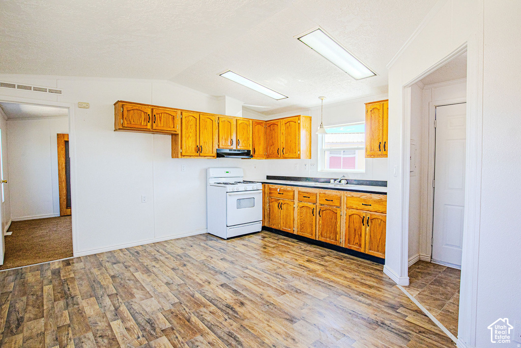 1101 S CARBON AVE photo 2