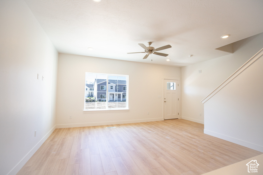 476 E 650 N photo 2