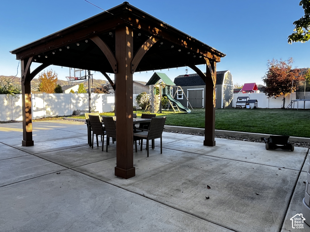 897 W CAMBRIDGE DR photo 3
