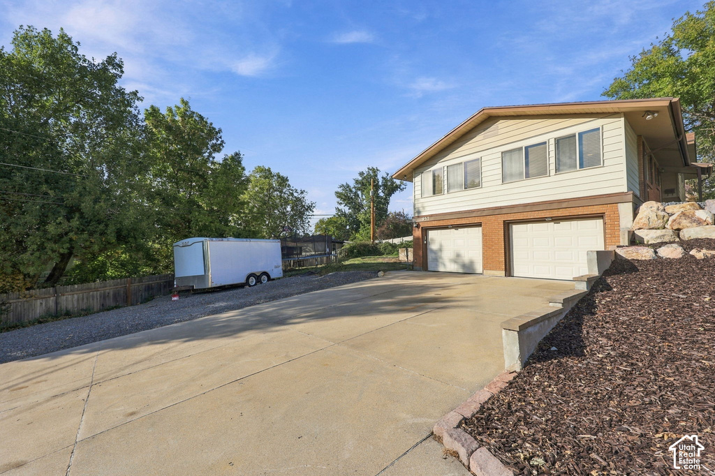 937 E KINGSWOOD RD photo 2